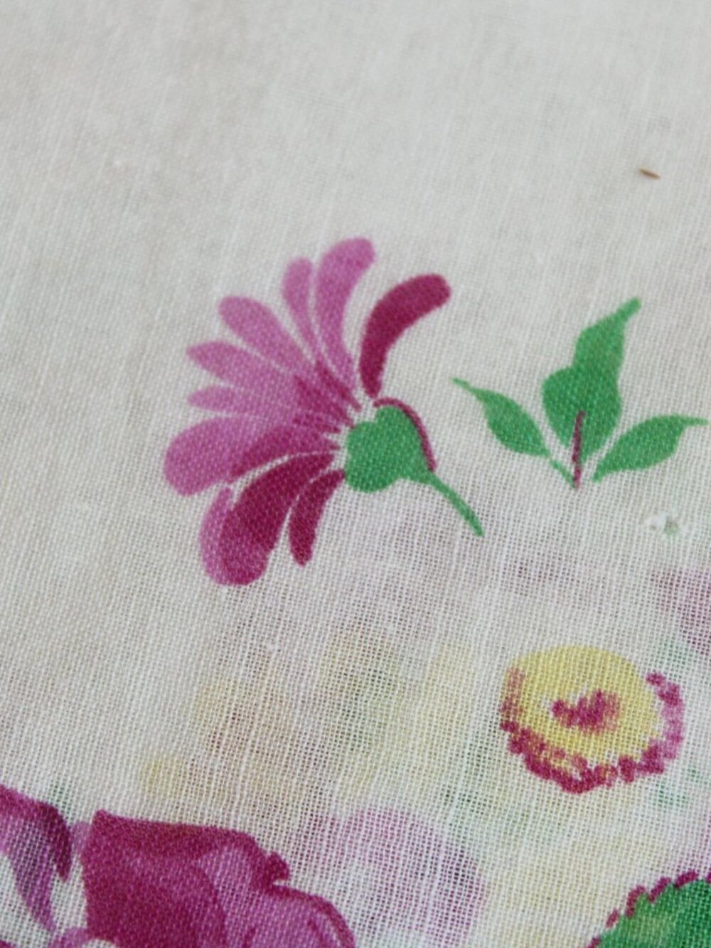 Vintage 1950s Cotton Handkerchief Floral Print, Pink Purple Roses Hankie - Picture 7 of 10